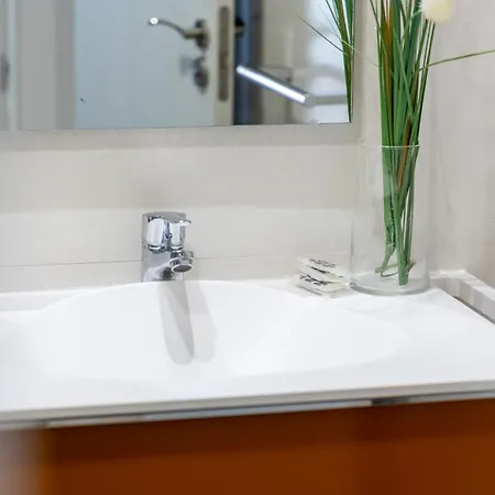 Insidehome - Val Apartment *