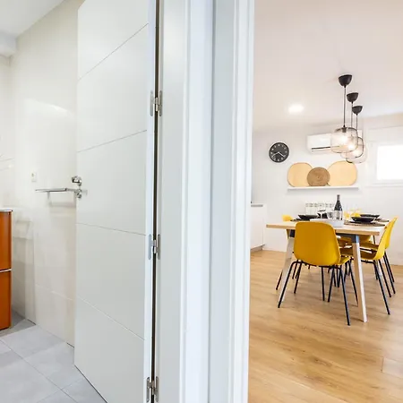 Insidehome - Val Apartment